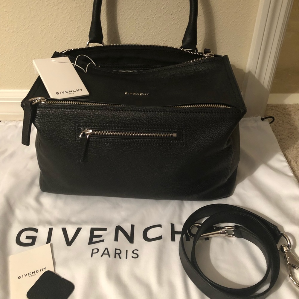 💥SOLD💥BNWT Givenchy Pandora Medium Bag